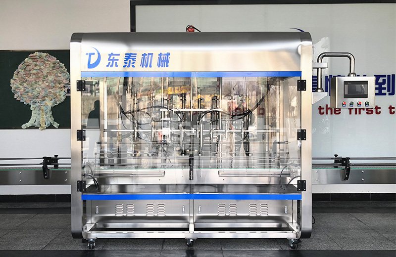 花生油灌裝機、旋蓋機齊上陣，助力產(chǎn)業(yè)動起來！